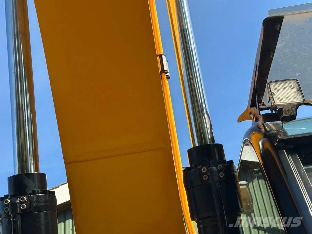 JCB JS220LC plus Crawler excavators