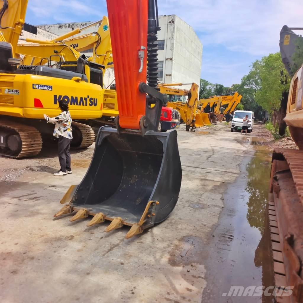 Doosan DX 225 LC Crawler excavators