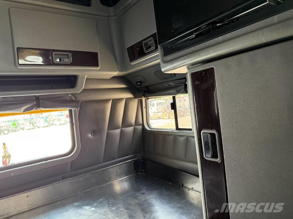 Peterbilt 389 Prime Movers