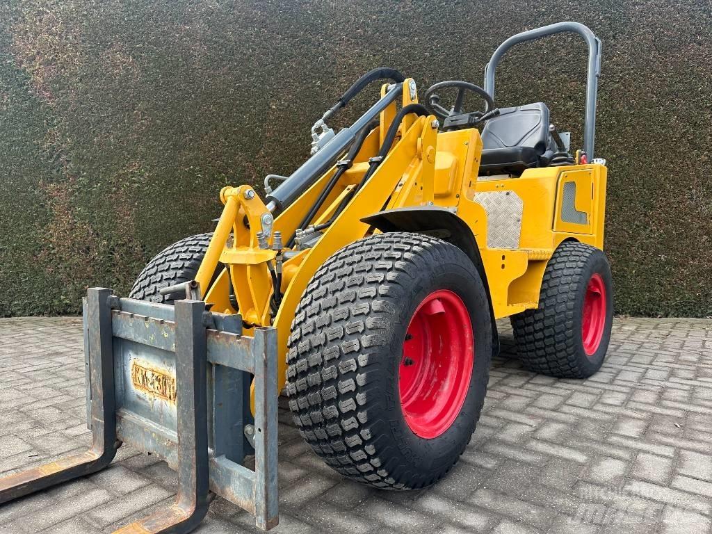 Knikmops KM 130 Multi-purpose loaders