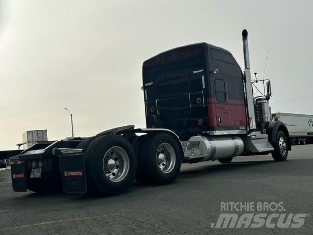 Kenworth W 900 B Prime Movers