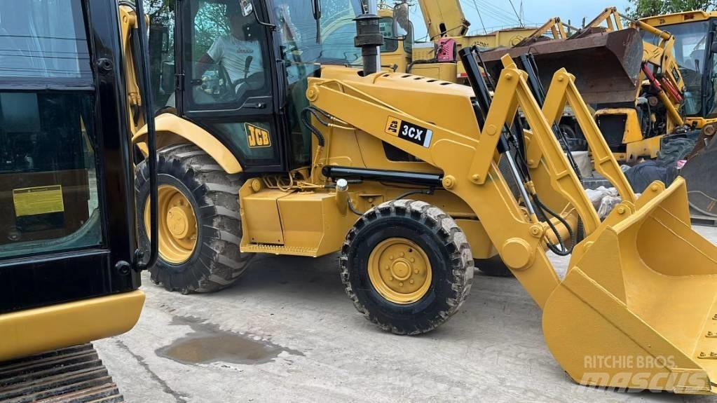 JCB 3 CX Backhoe