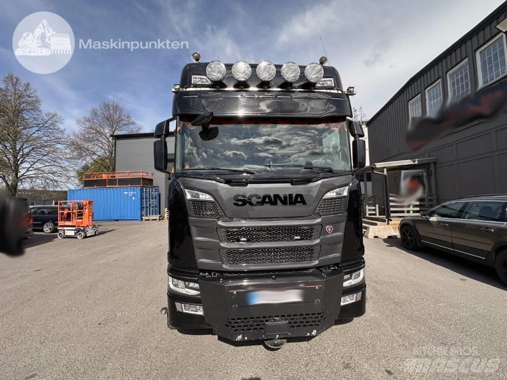 Scania R 500 Truck mounted cranes