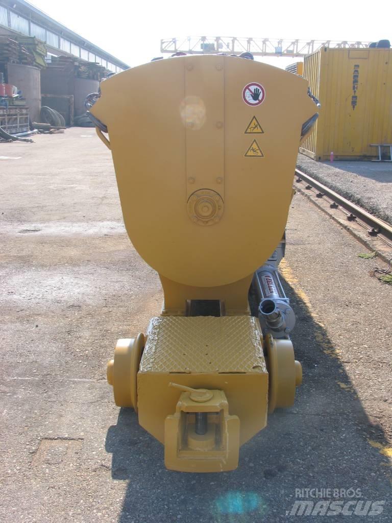  Pacchiosi Drill VM15 Concrete distribution booms