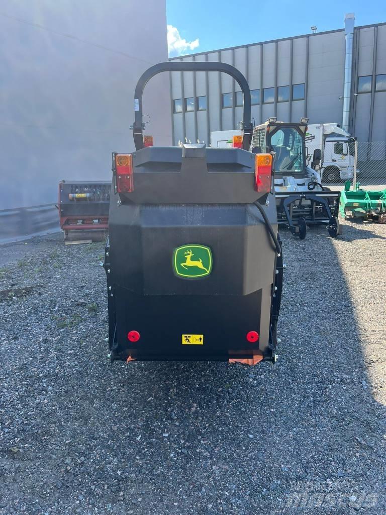 John Deere X950R Riding mowers