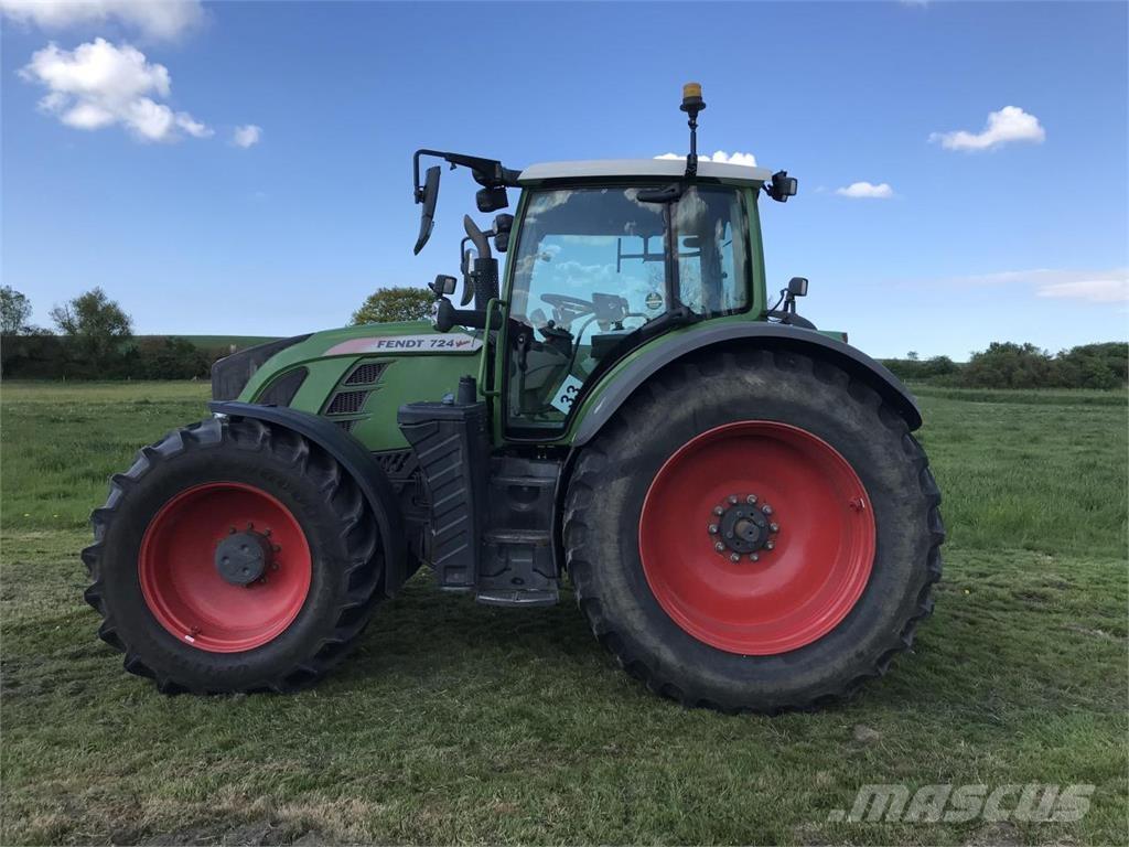 Fendt 724 Vario Tractors