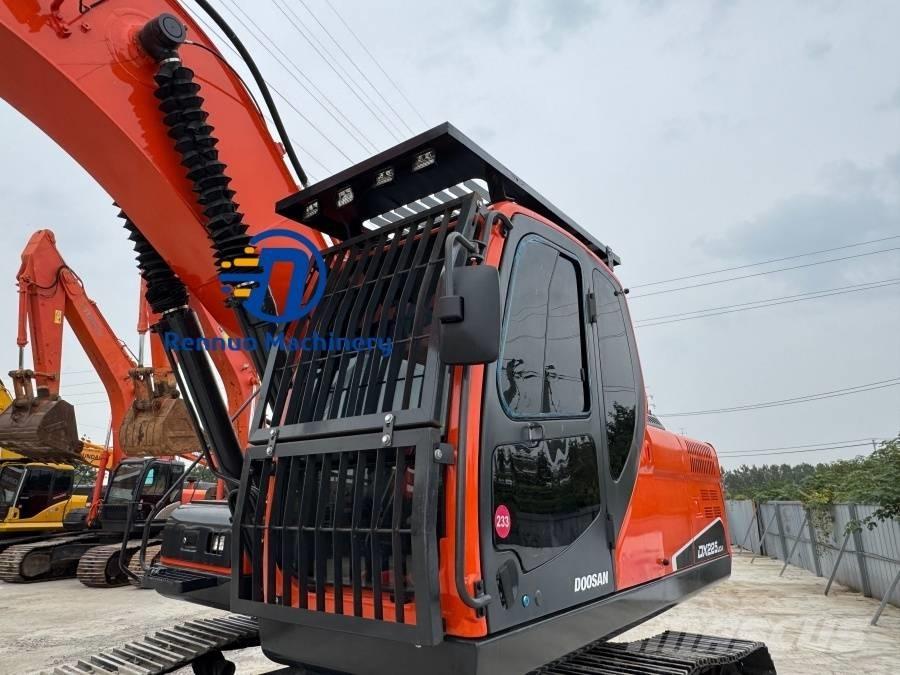 Doosan DX 225 LCA Crawler excavators