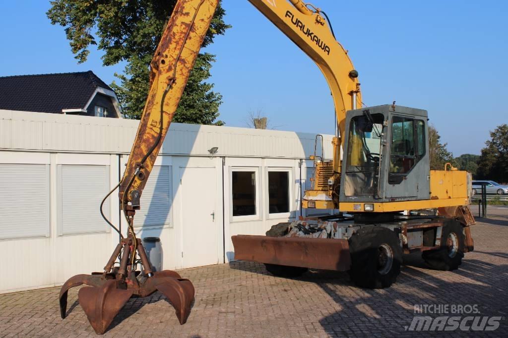 Furukawa W 630 E Wheeled excavators