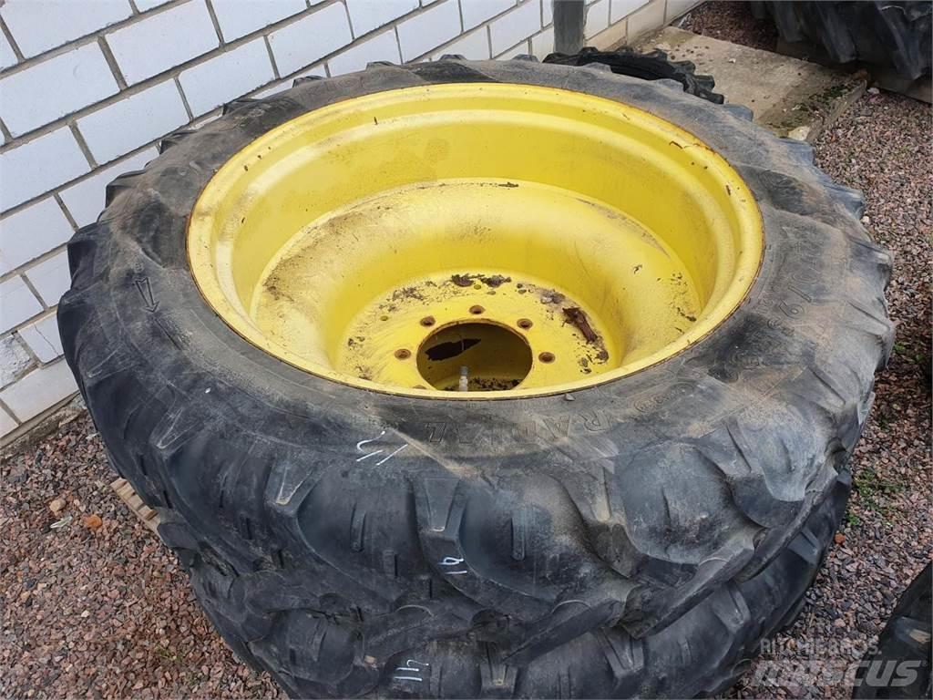 Kleber 270/95R32 Tyres, wheels and rims