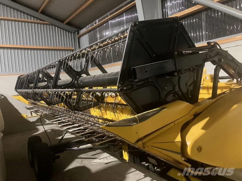 New Holland 8060 Combine harvesters