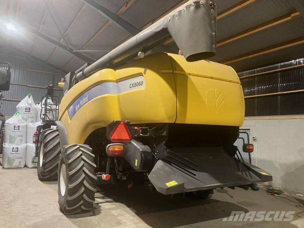New Holland 8060 Combine harvesters