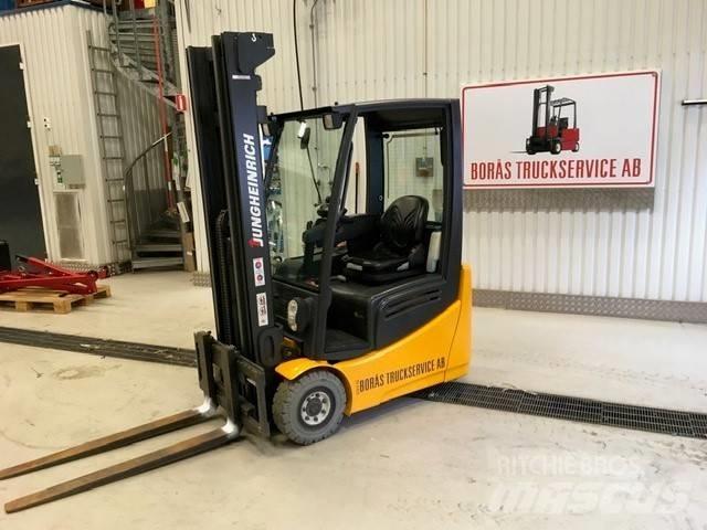Jungheinrich EFG 215 Electric forklift trucks