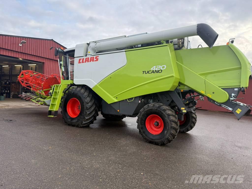 CLAAS Tucano 420 Combine harvesters