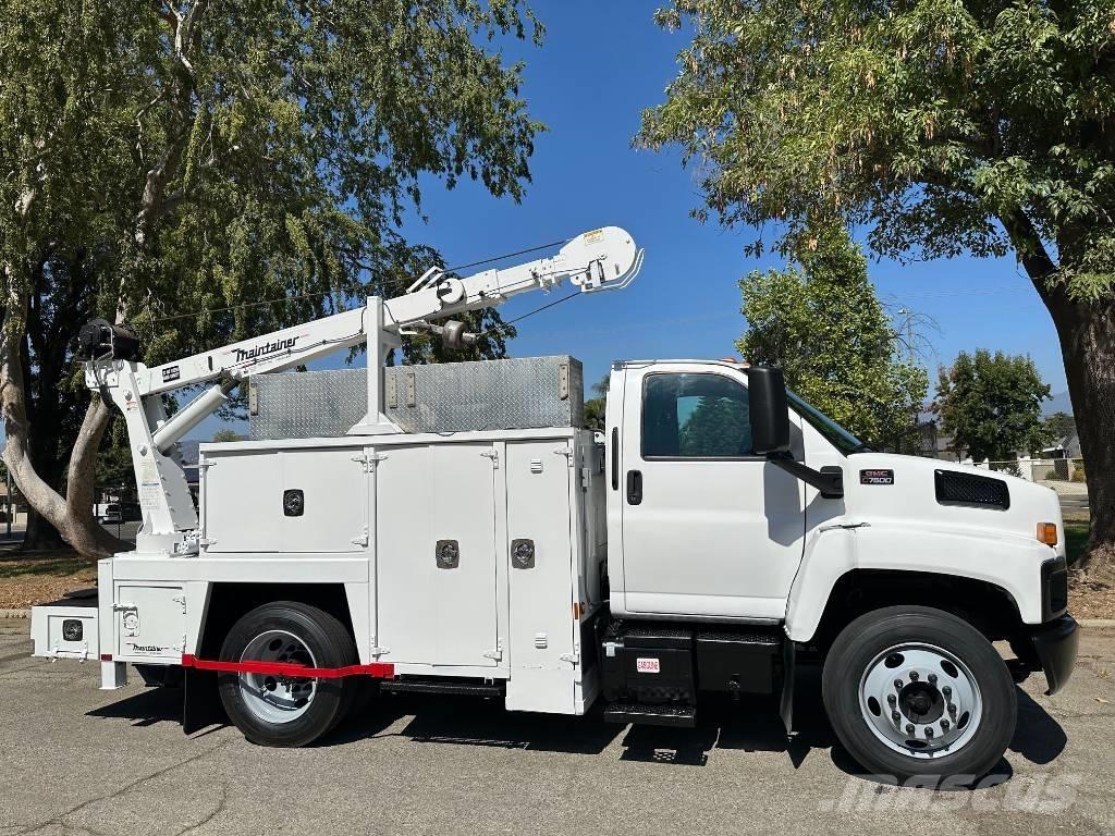 GMC Topkick C 7500 Truck mounted cranes