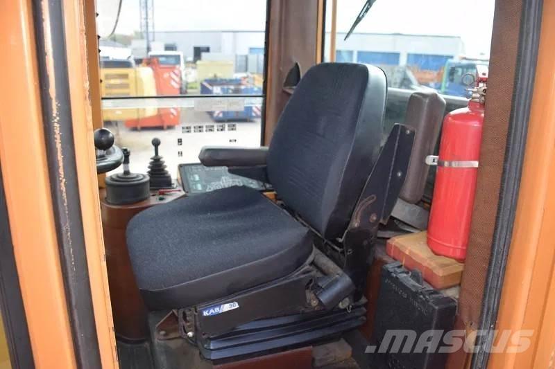 CASE 821B Wheel loaders