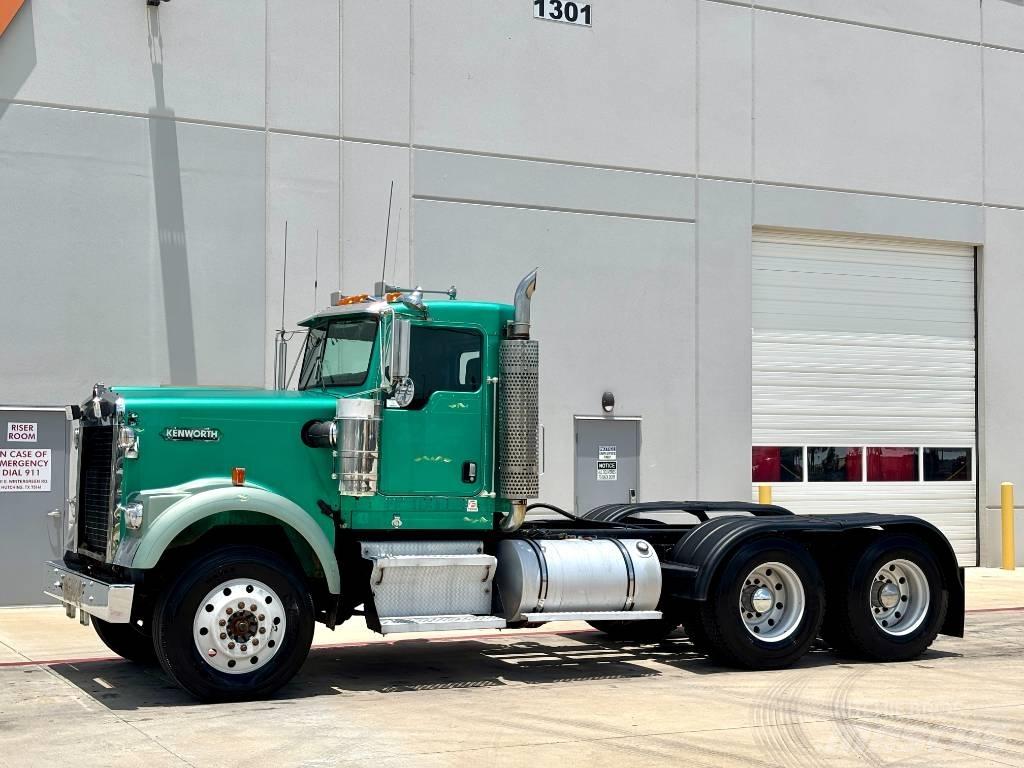Kenworth W 900 Prime Movers