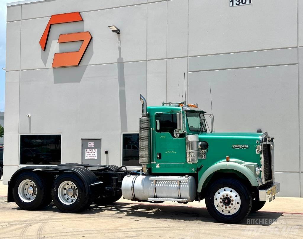 Kenworth W 900 Prime Movers