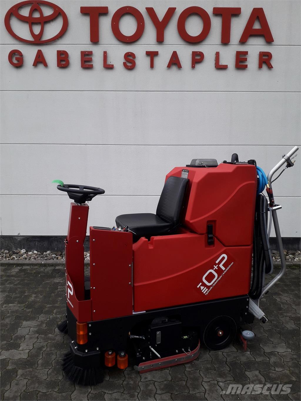 Factory Cat GTX-HD Sweeper trucks