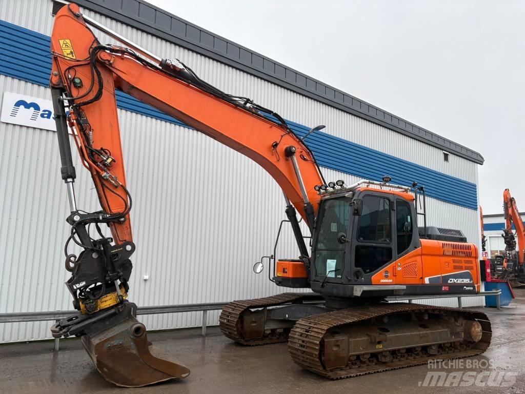 Doosan DX235LC-5 Crawler excavators
