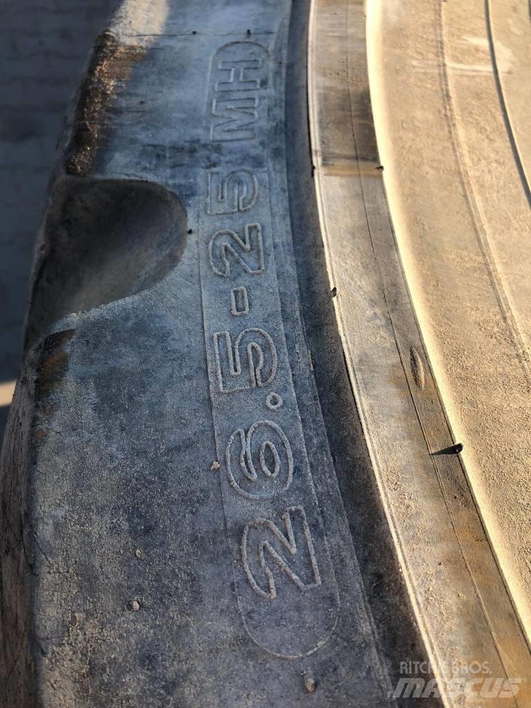 Michelin 26.5-25 MH Tyres, wheels and rims