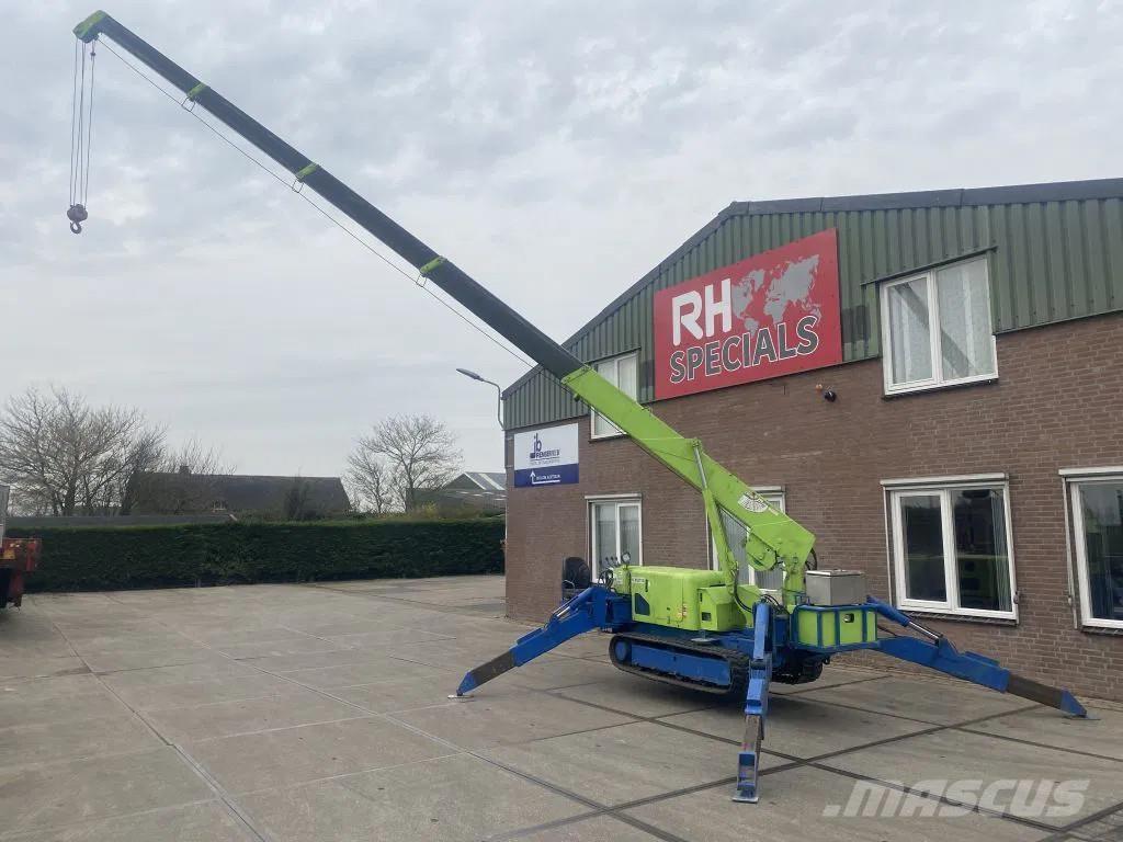 Maeda MC-305C Track mounted cranes