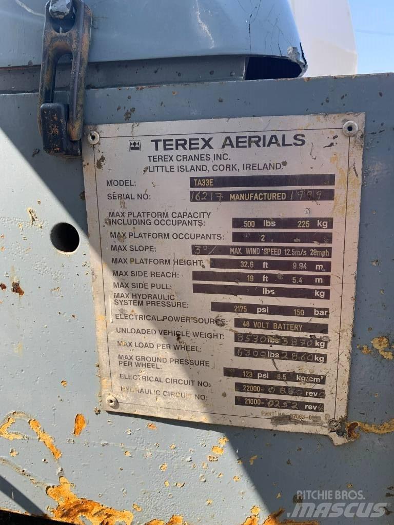 Terex TA33 Articulated boom lifts