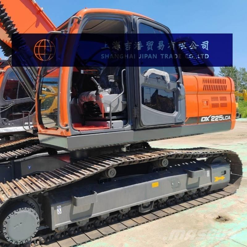 Doosan DX 225 Crawler excavators