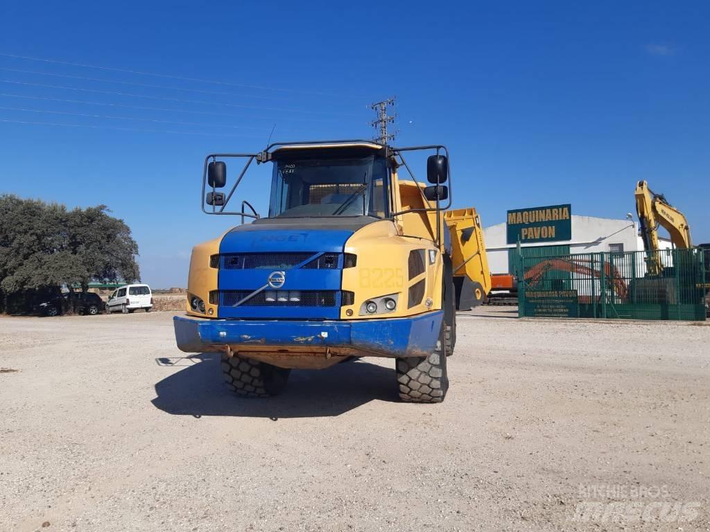 Volvo A 25 F Articulated Haulers