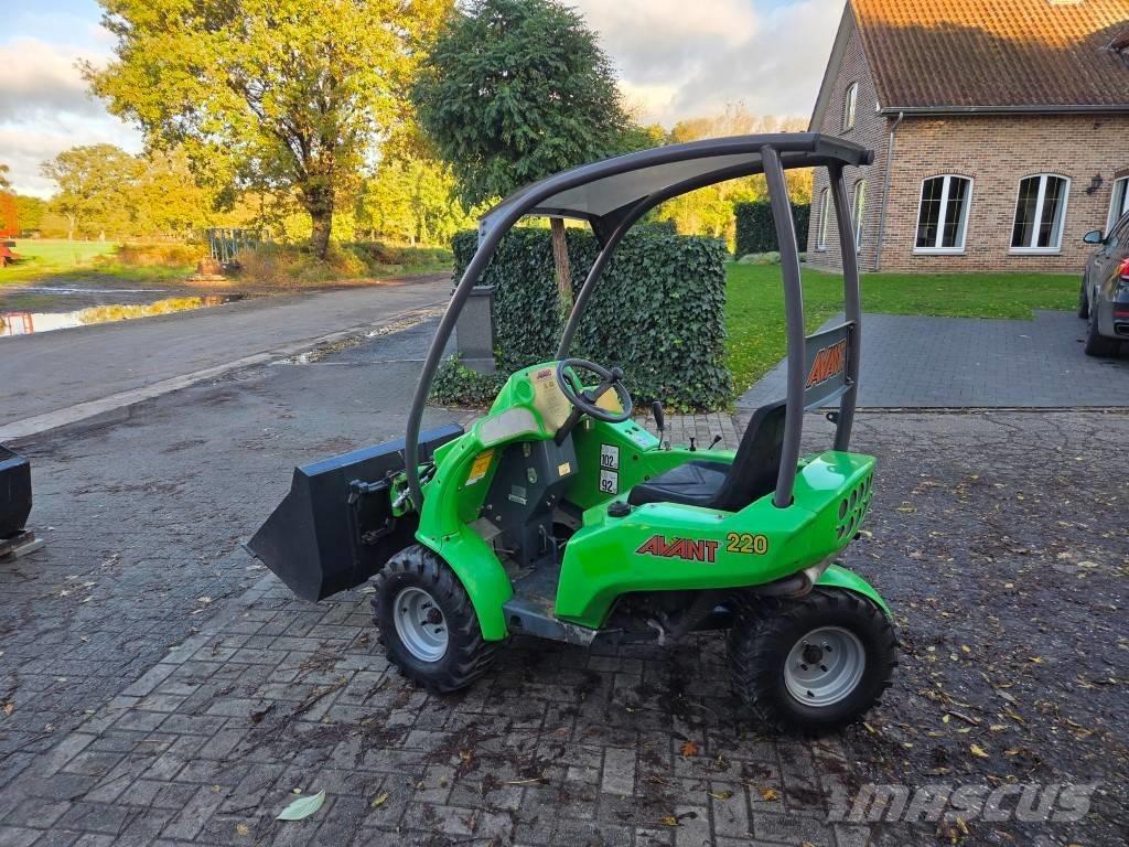Avant 220 Multi-purpose loaders
