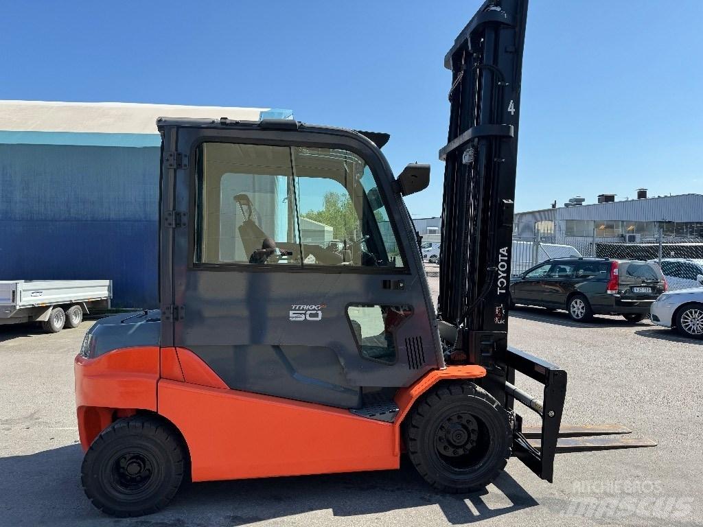 Toyota 8FBMT50 Electric forklift trucks