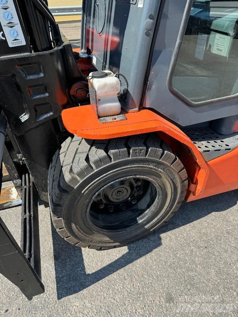 Toyota 8FBMT50 Electric forklift trucks