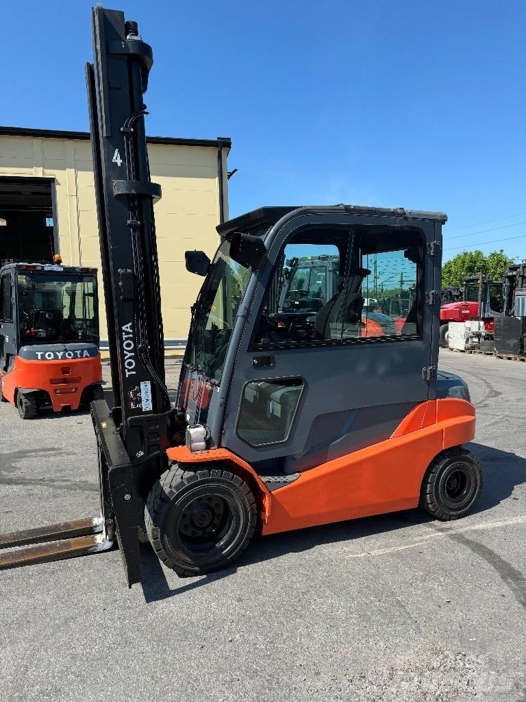 Toyota 8FBMT50 Electric forklift trucks