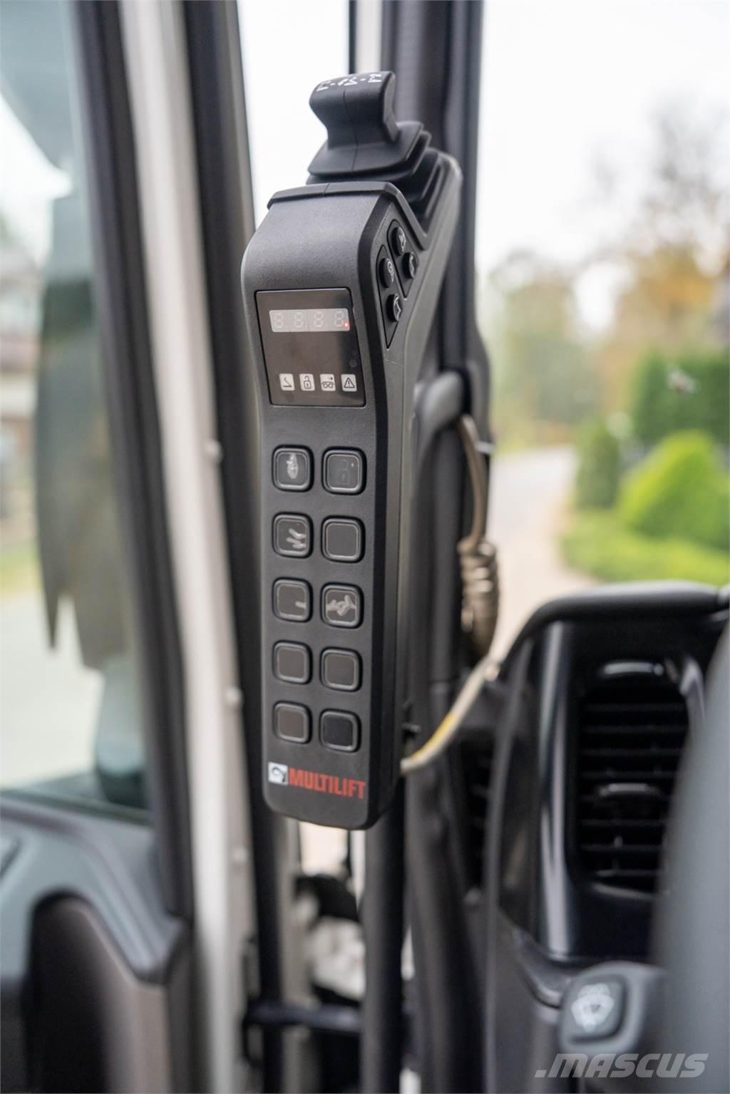 Scania P420 6X2 Hook lift trucks