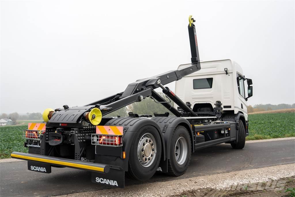 Scania P420 6X2 Hook lift trucks