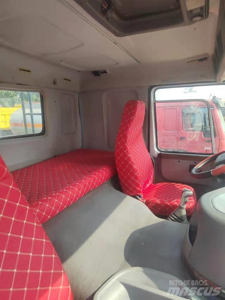 Howo 375 8X4 Truck mounted cranes