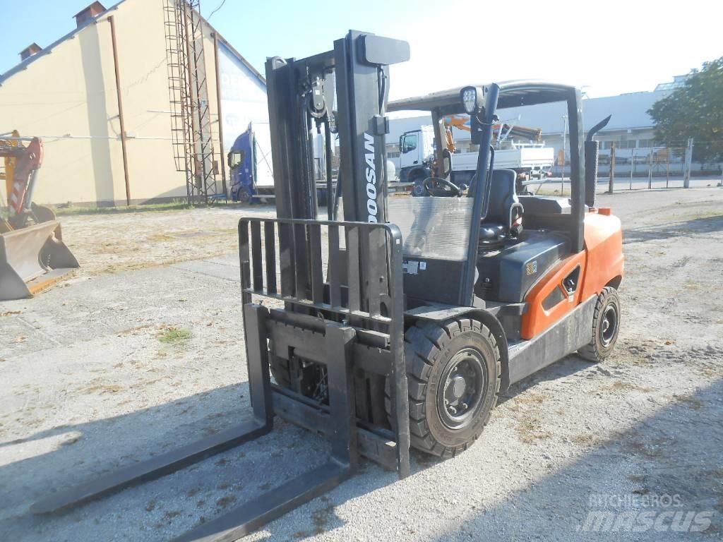 Doosan D50SC-09 Diesel trucks