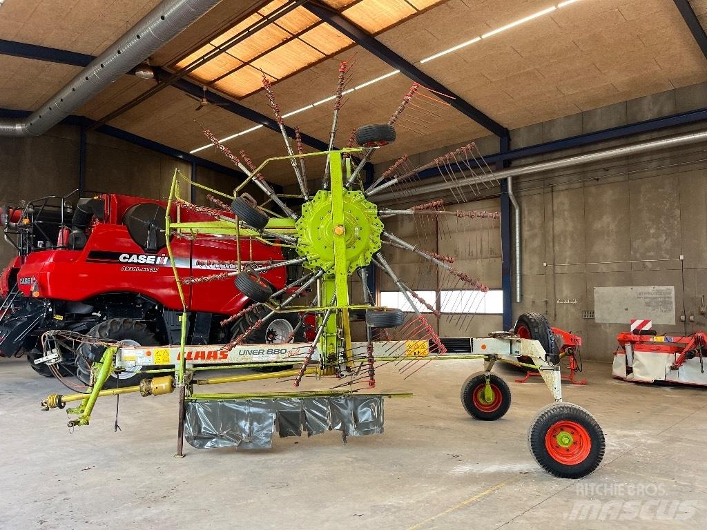 CLAAS Liner 880 L Rakes and tedders