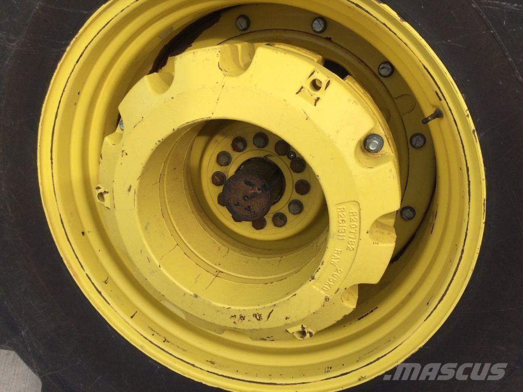 John Deere 7270R Tractors