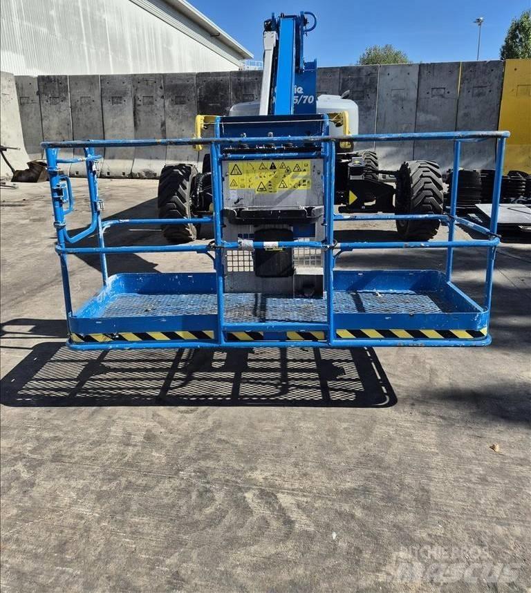Genie ZX 135/70 Articulated boom lifts
