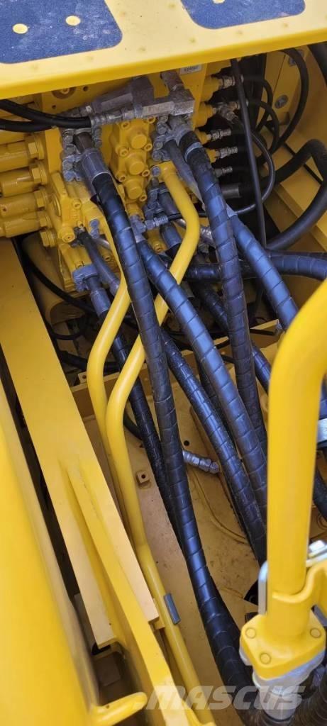 Komatsu 210LC-8 Crawler excavators