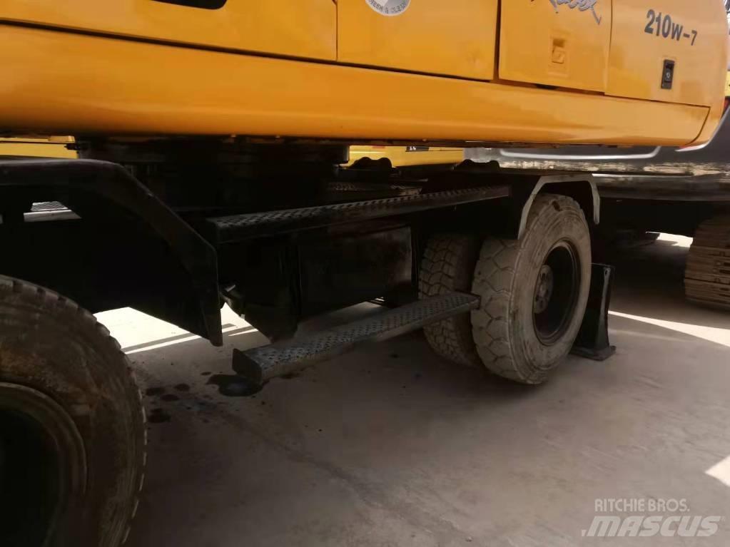 Hyundai 210-7 Wheeled excavators