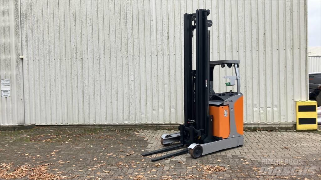 Still FMX 17 Reach truck
