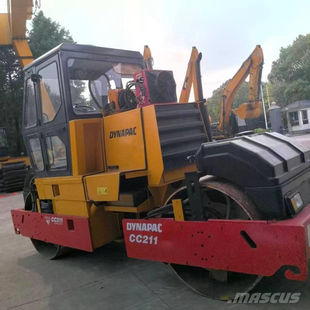 Dynapac CC211 Twin drum rollers