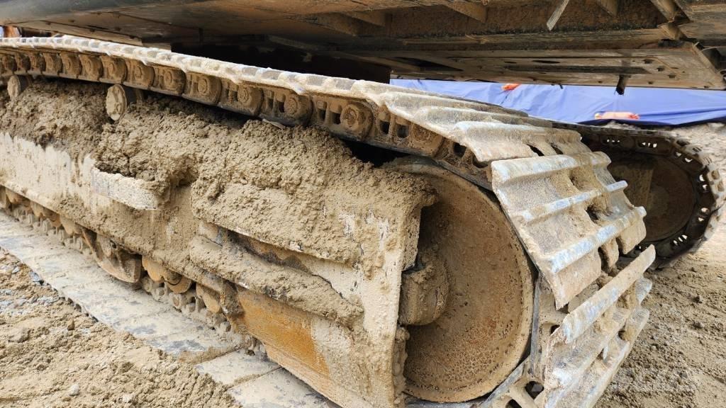 Hyundai HX 220 Crawler excavators