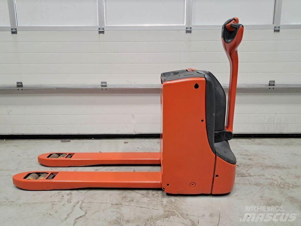 Linde T16 Low lifter