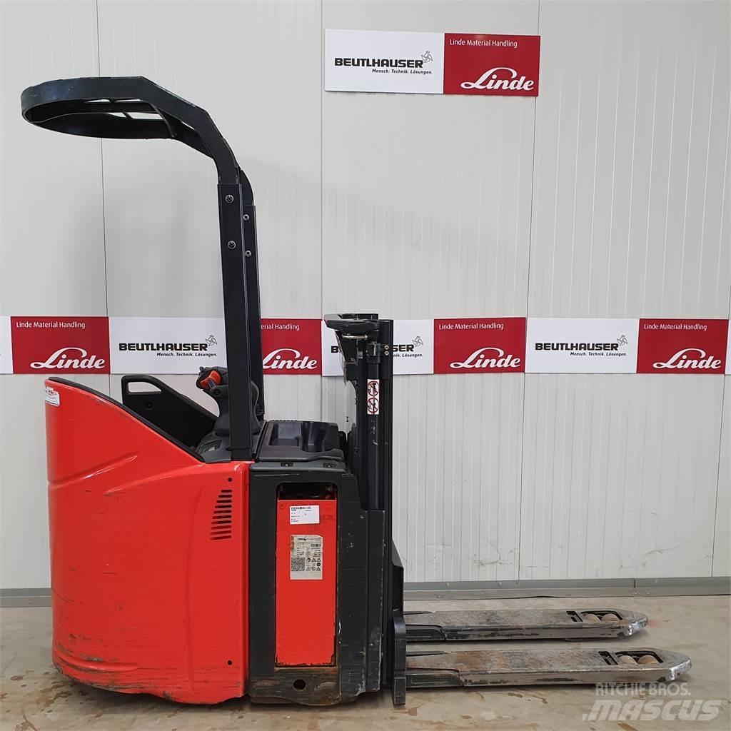 Linde D12SP Pedestrian stacker