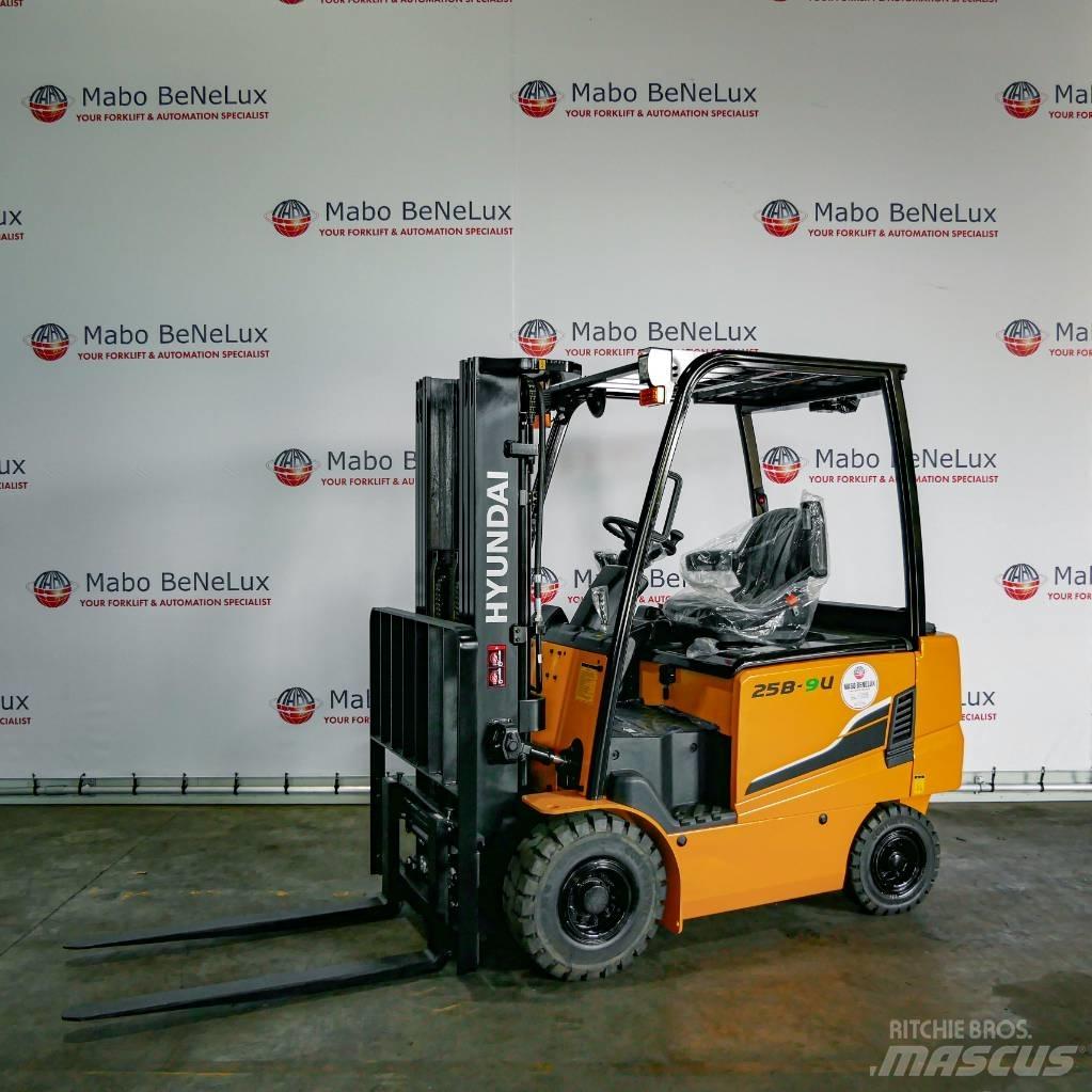 Hyundai 25B-9U Diesel trucks