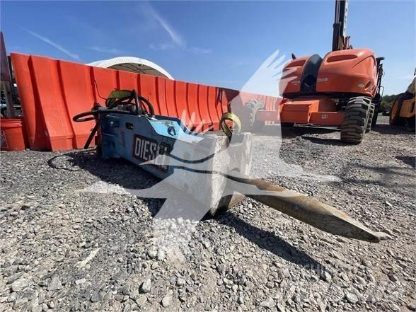 DIESEL DE120 Hammers / Breakers