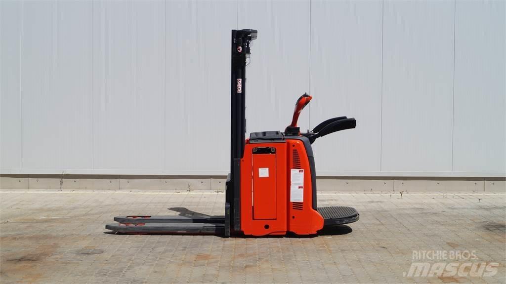 Linde D12AP Pedestrian stacker