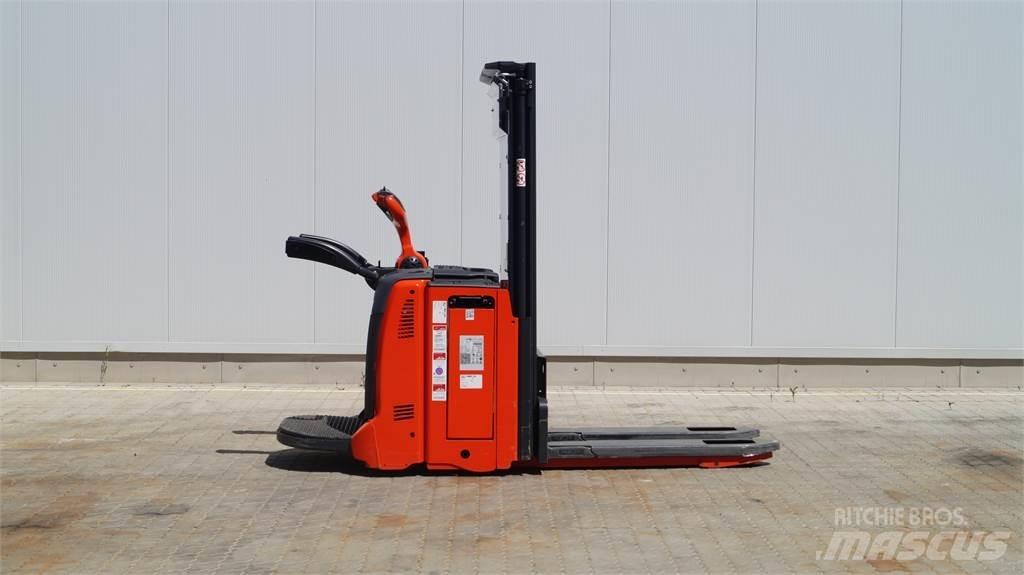 Linde D12AP Pedestrian stacker